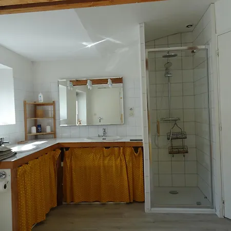 Le Logis De Loulou באיו